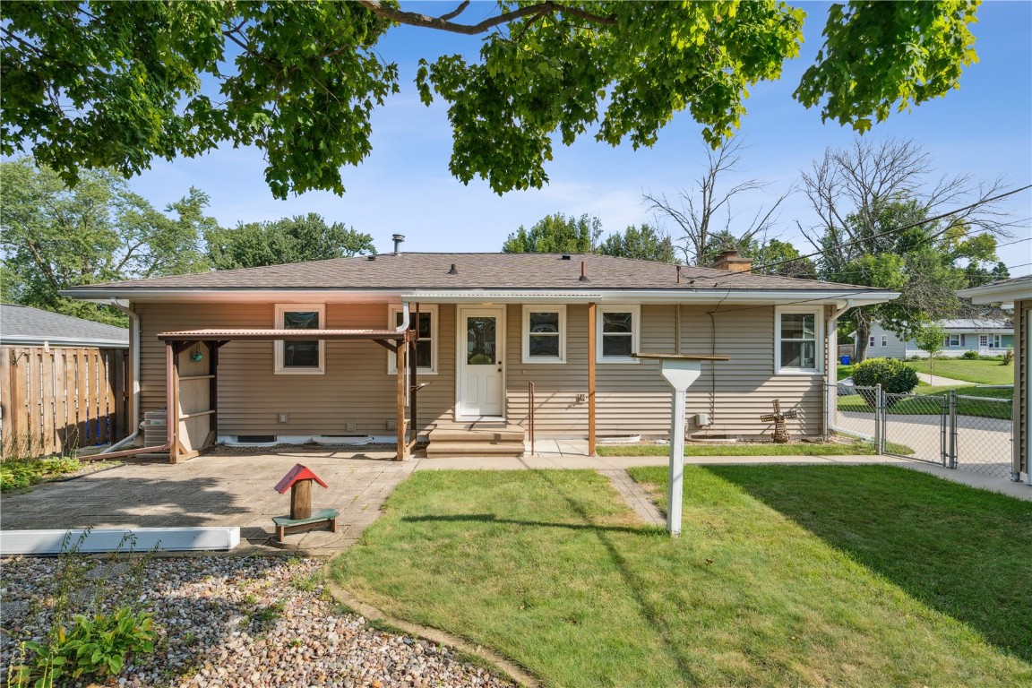 3833 Clark Road SE Cedar Rapids IA 52403