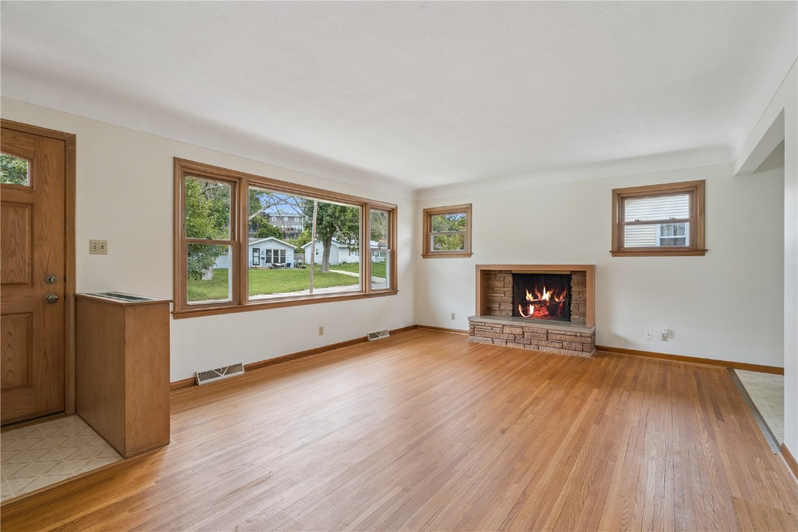 3833 Clark Road SE Cedar Rapids IA 52403
