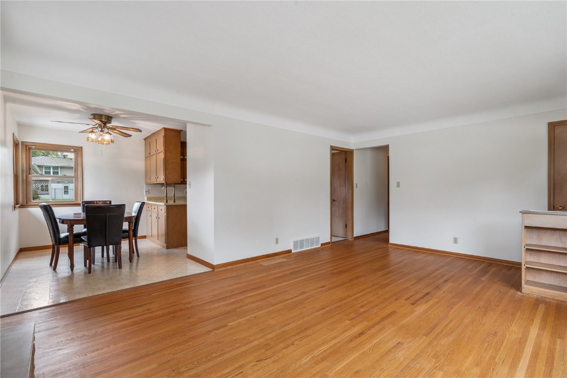 3833 Clark Road SE Cedar Rapids IA 52403