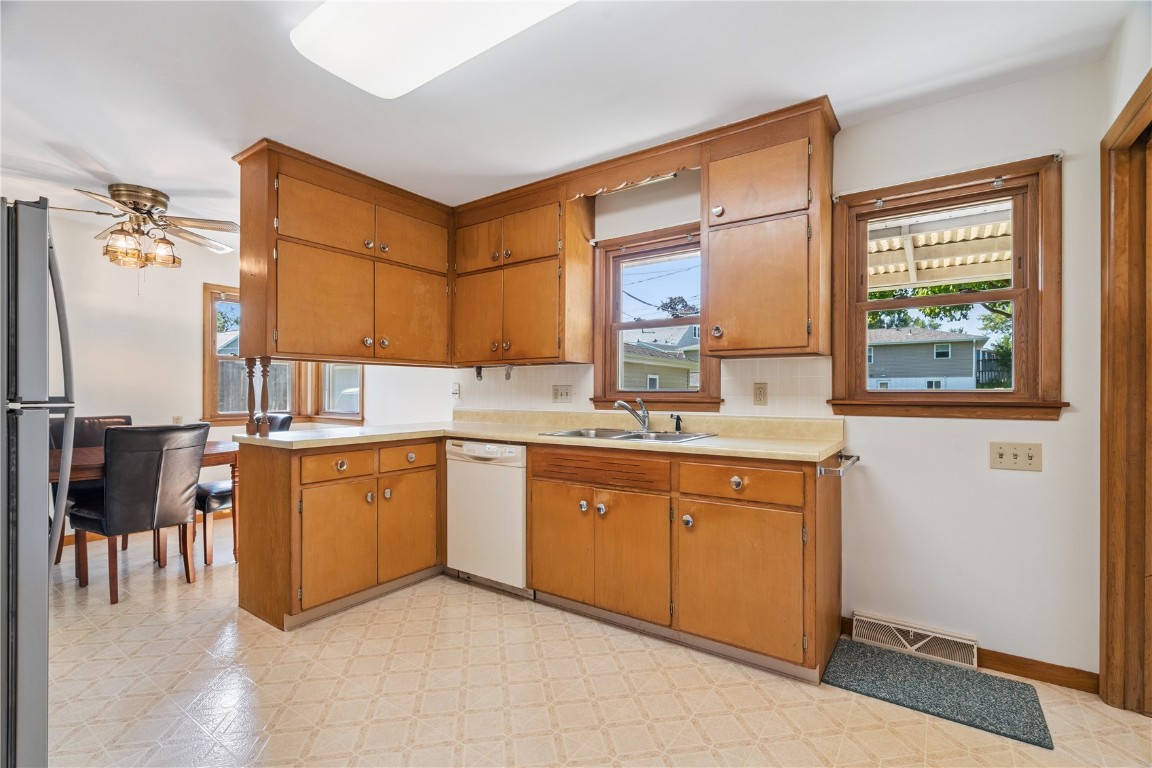 3833 Clark Road SE Cedar Rapids IA 52403