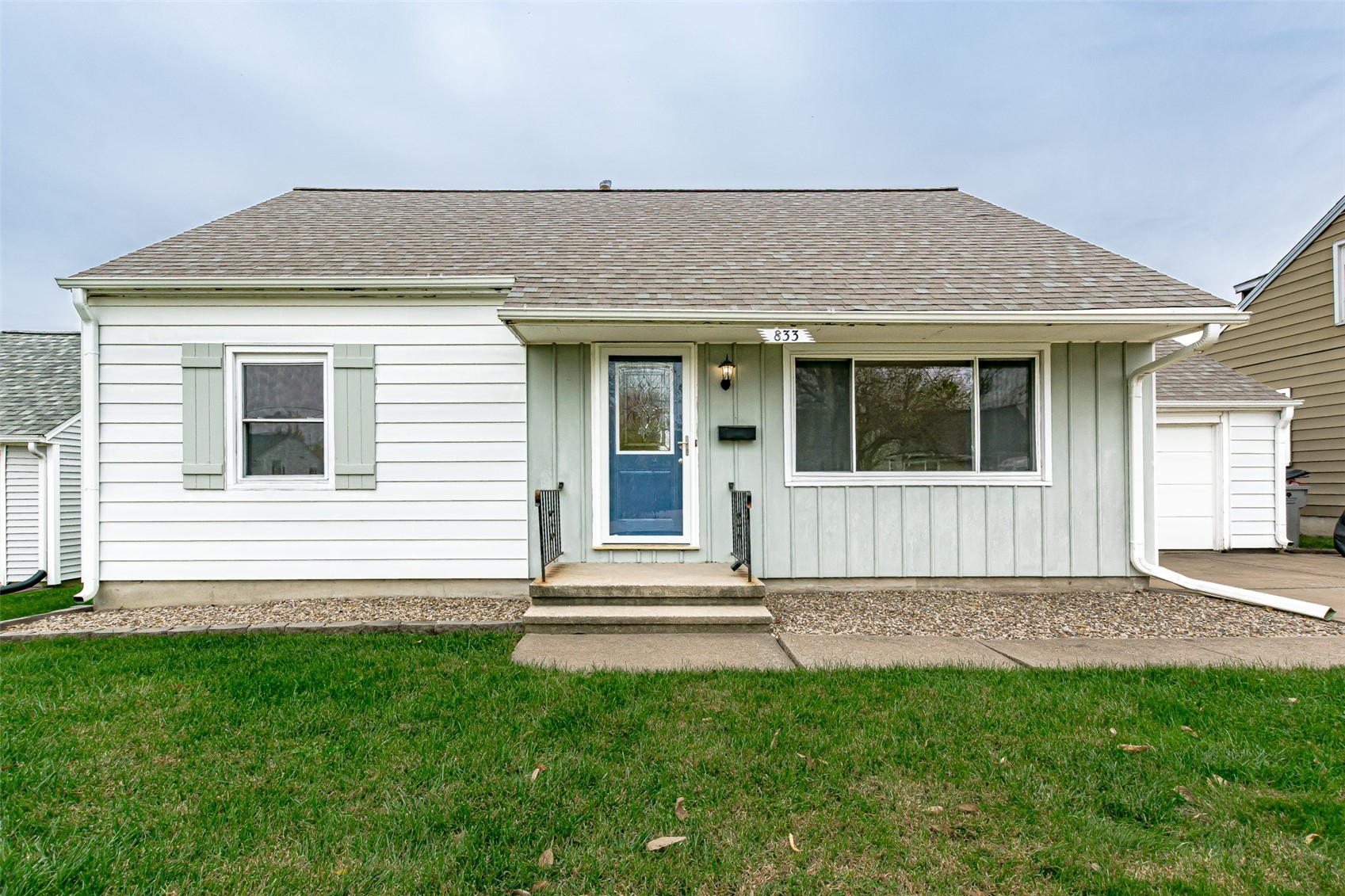 833 30th Street NE Cedar Rapids IA 52402