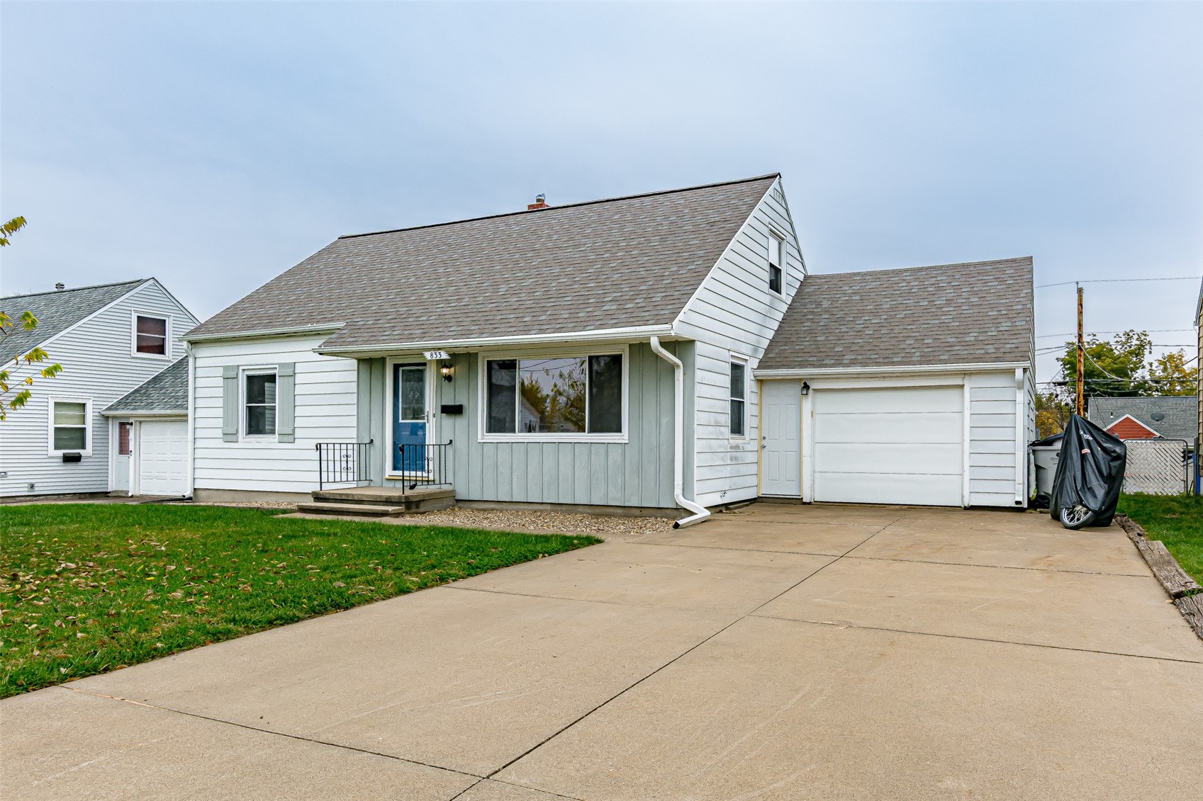 833 30th Street NE Cedar Rapids IA 52402