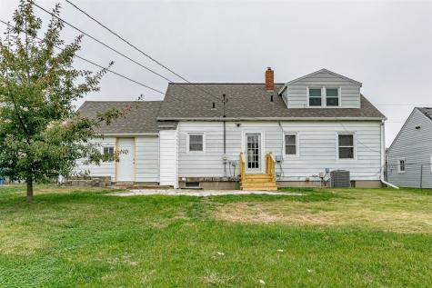 833 30th Street NE Cedar Rapids IA 52402