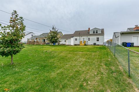 833 30th Street NE Cedar Rapids IA 52402