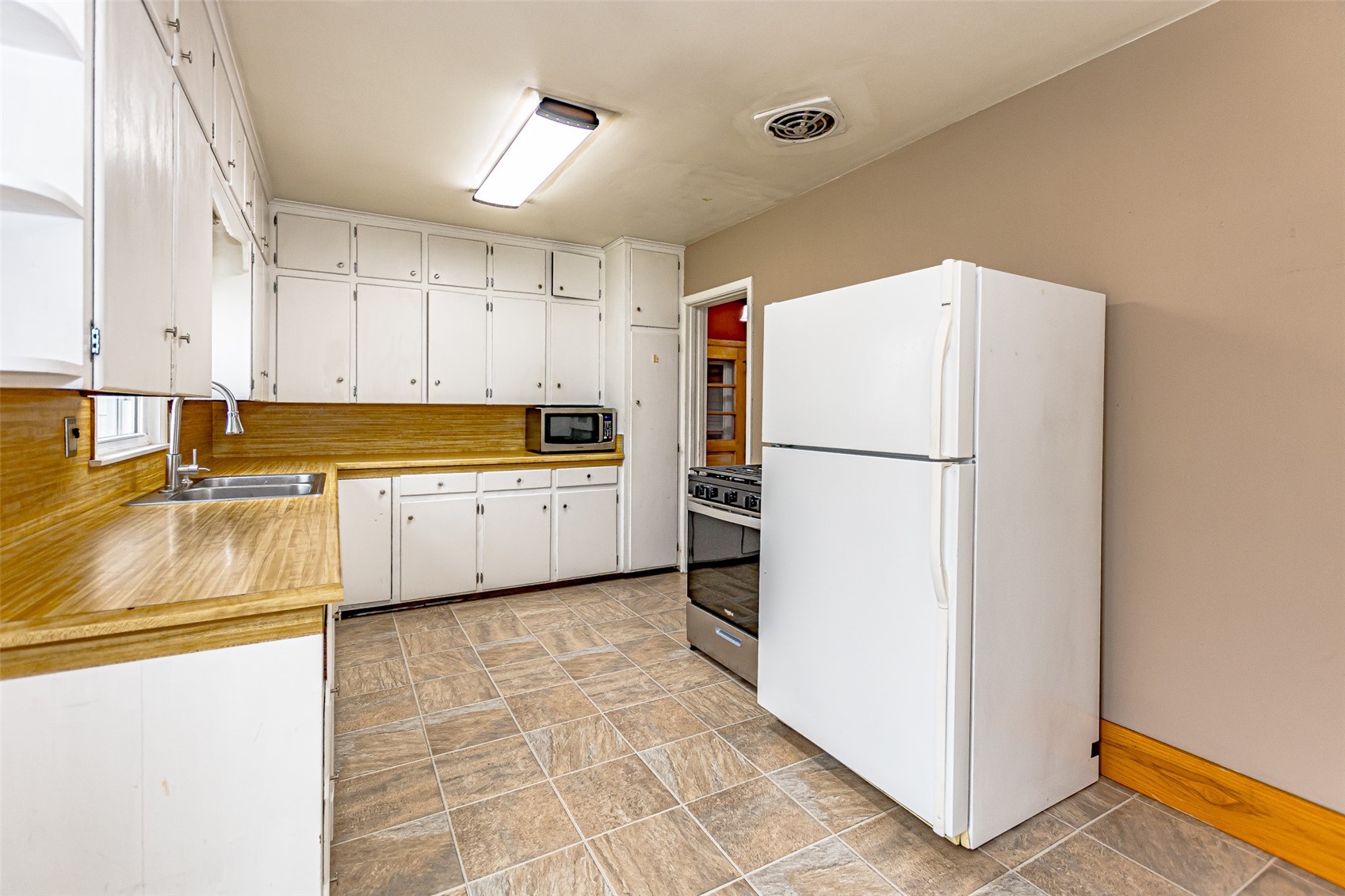 833 30th Street NE Cedar Rapids IA 52402