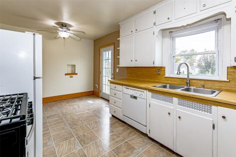 833 30th Street NE Cedar Rapids IA 52402