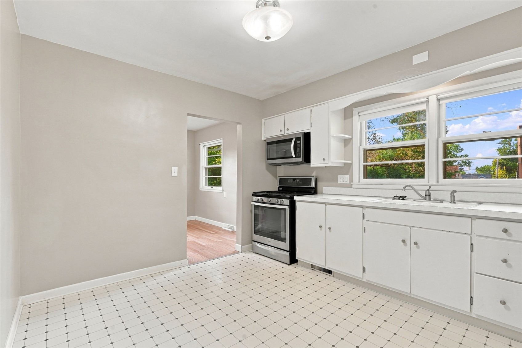 1527 29th Street NE Cedar Rapids IA 52402