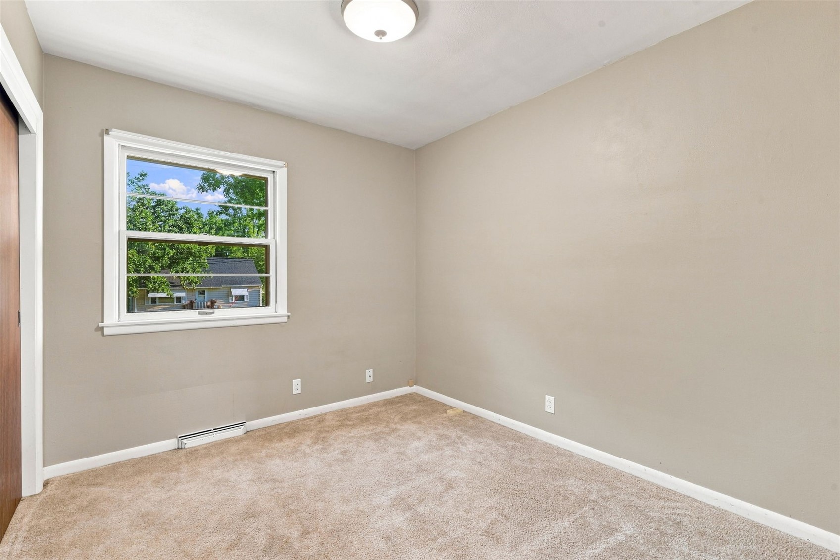 1527 29th Street NE Cedar Rapids IA 52402