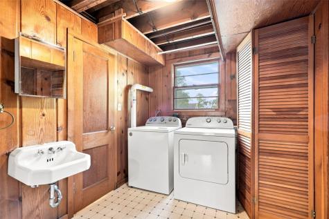 1527 29th Street NE Cedar Rapids IA 52402