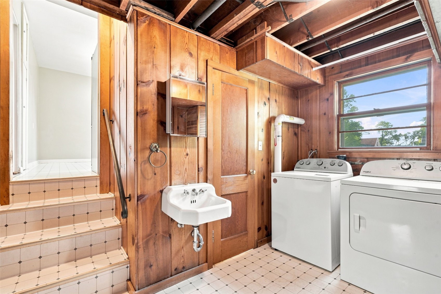 1527 29th Street NE Cedar Rapids IA 52402