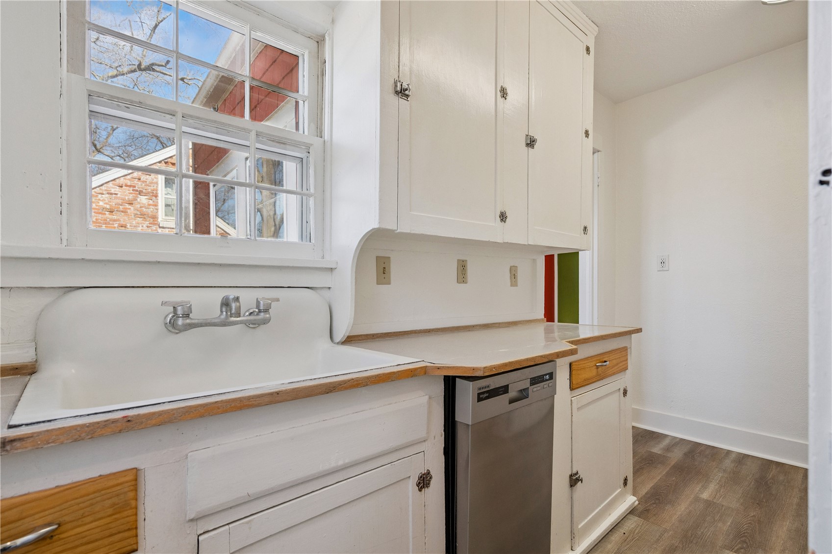 717 S 7th Avenue Iowa City IA 52240