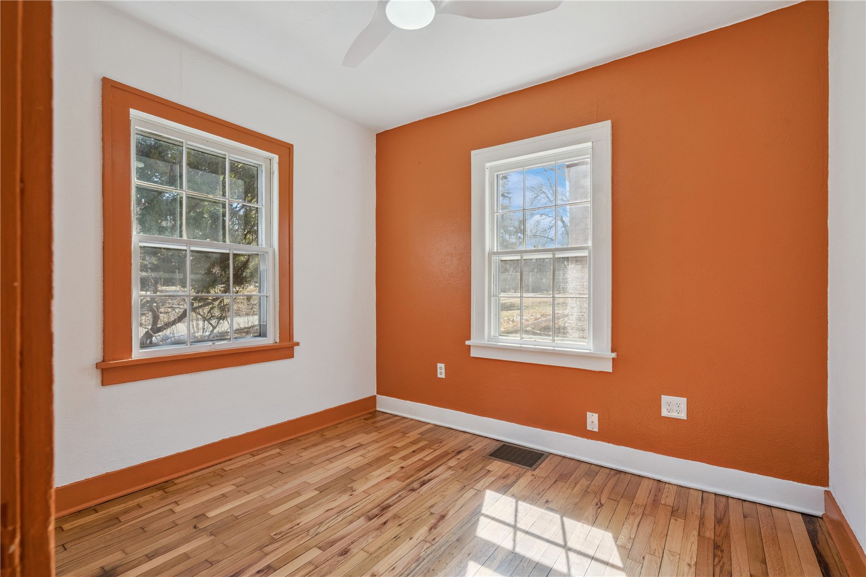 717 S 7th Avenue Iowa City IA 52240