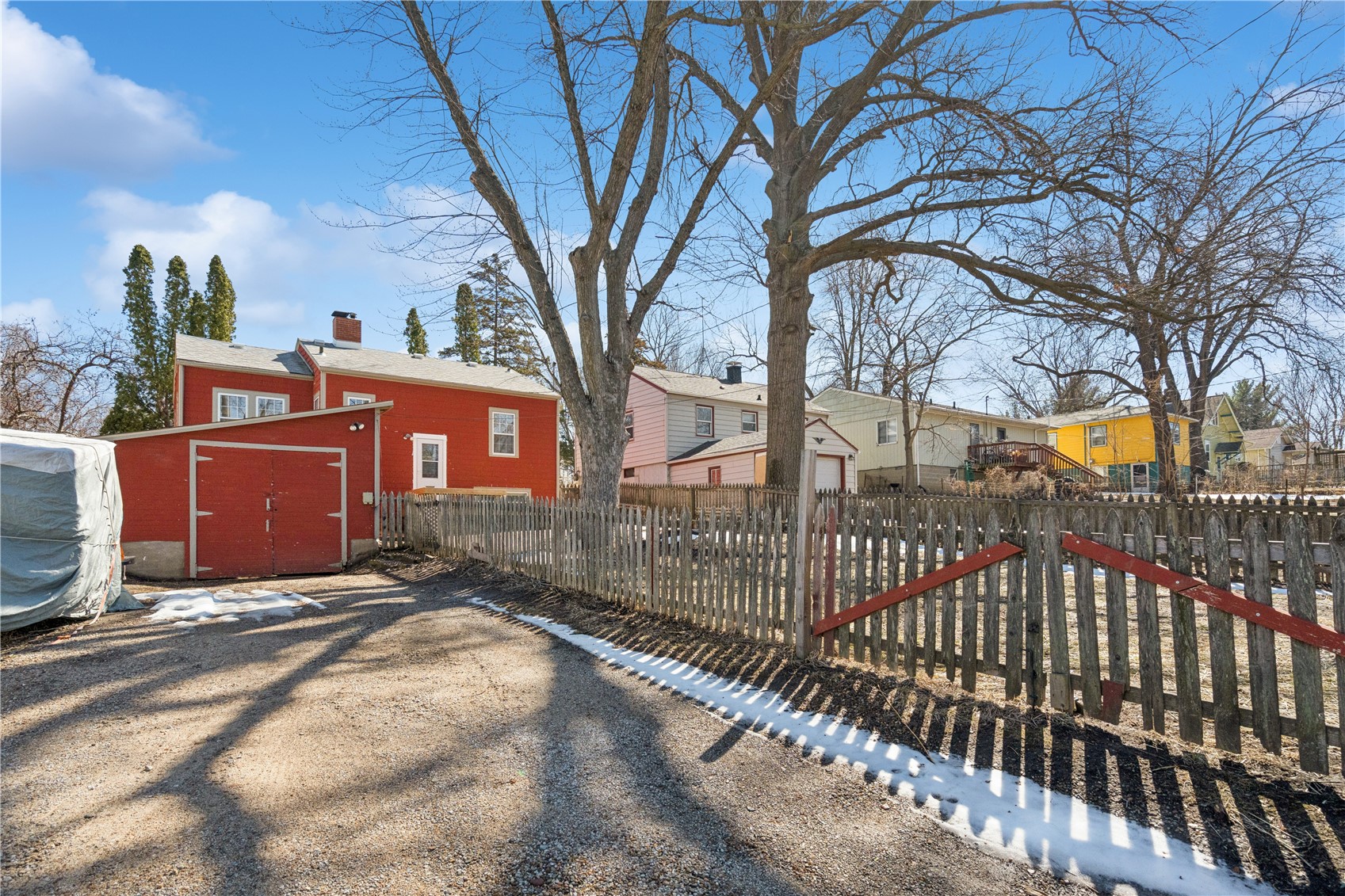 717 S 7th Avenue Iowa City IA 52240