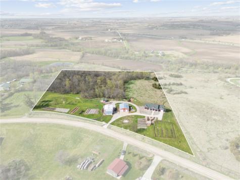 4009 Quail Ridge Road Center Point IA 52213