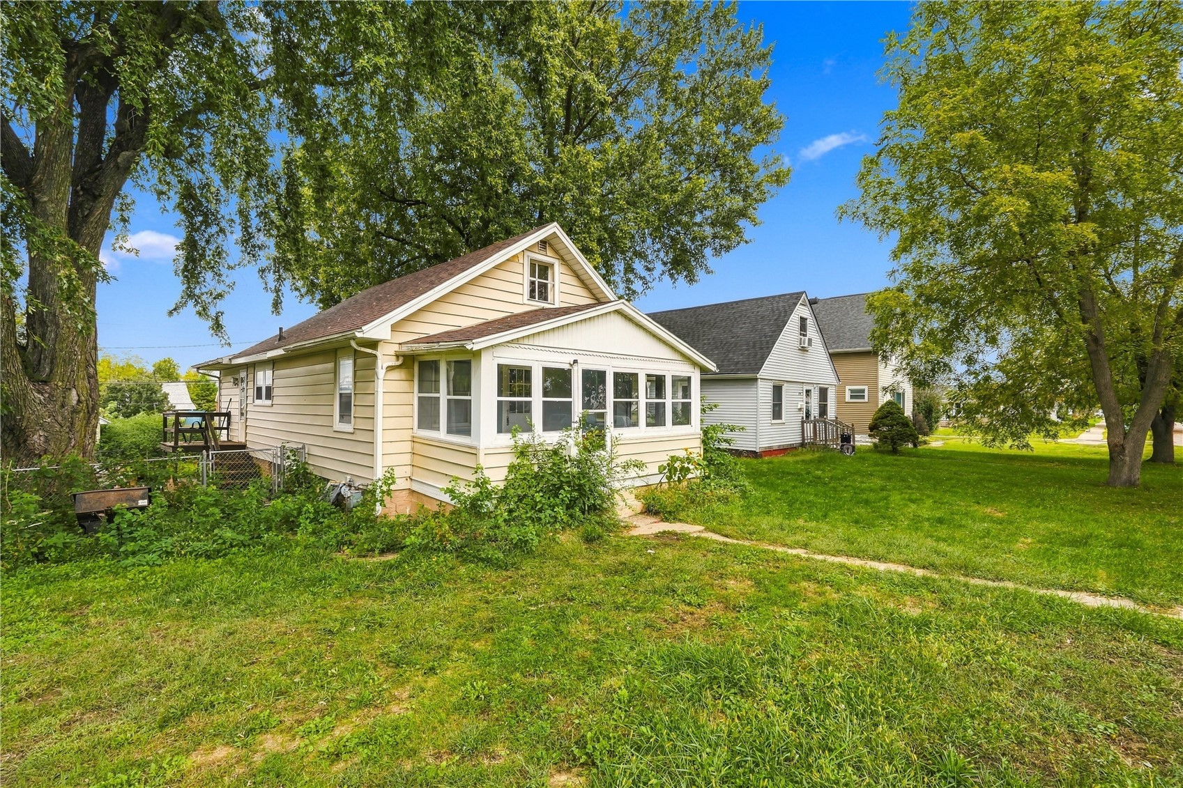806 22nd Avenue SW Cedar Rapids IA 52404
