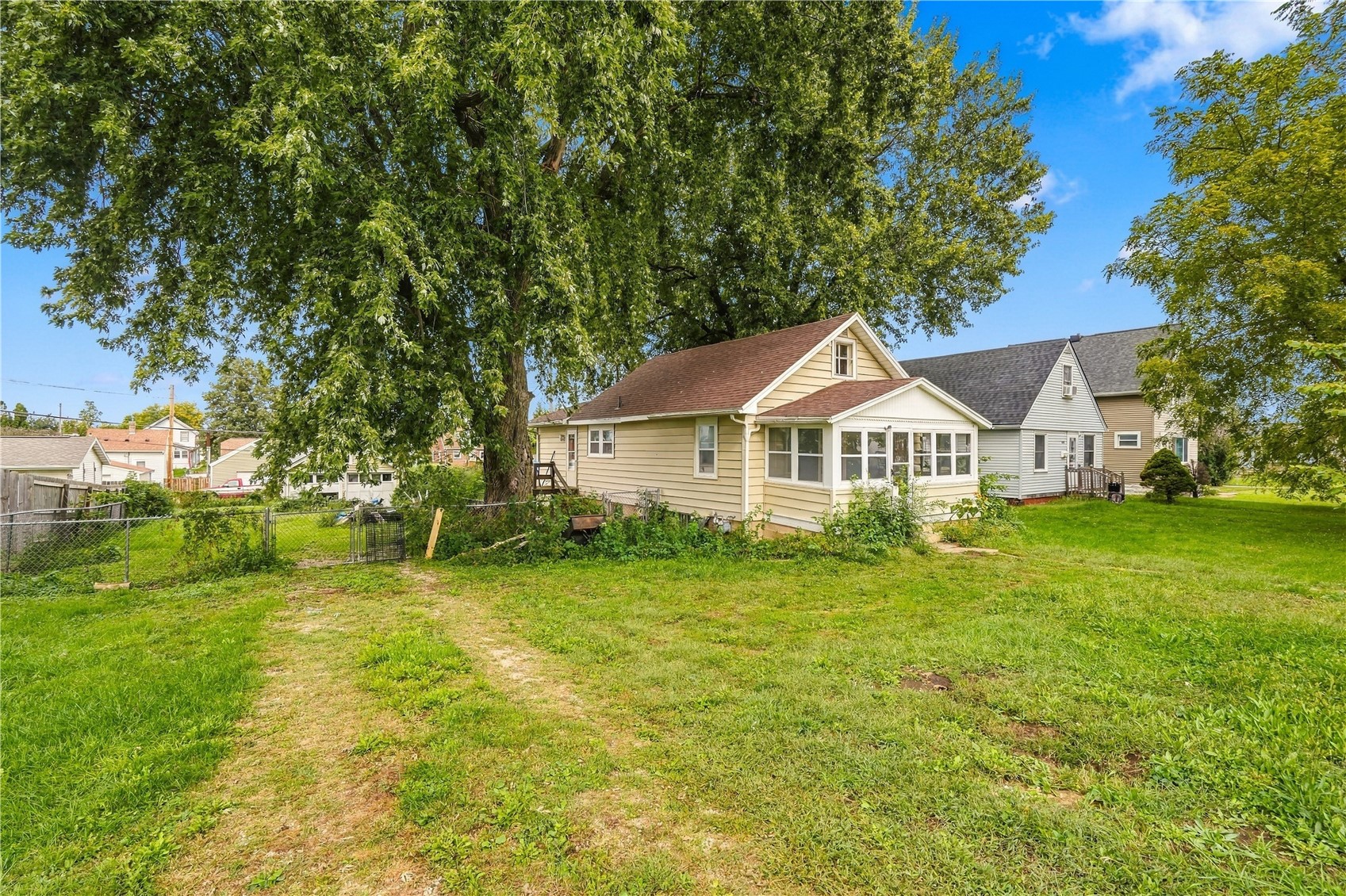 806 22nd Avenue SW Cedar Rapids IA 52404