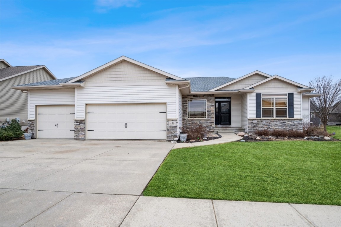 439 Creek Side Drive Fairfax IA 52228