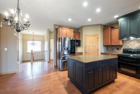 439 Creek Side Drive Fairfax IA 52228