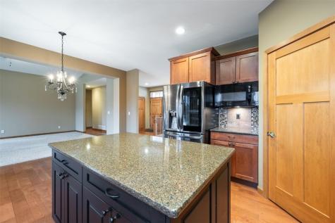 439 Creek Side Drive Fairfax IA 52228