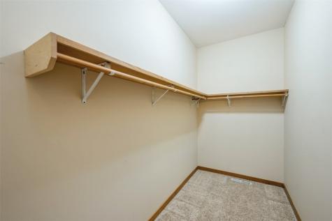 439 Creek Side Drive Fairfax IA 52228