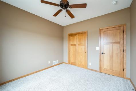 439 Creek Side Drive Fairfax IA 52228