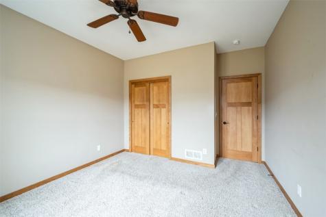 439 Creek Side Drive Fairfax IA 52228