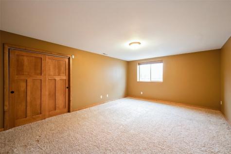 439 Creek Side Drive Fairfax IA 52228