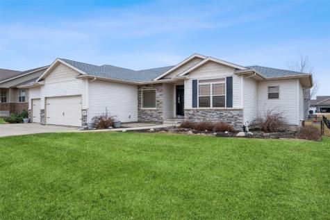 439 Creek Side Drive Fairfax IA 52228
