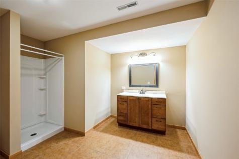 439 Creek Side Drive Fairfax IA 52228