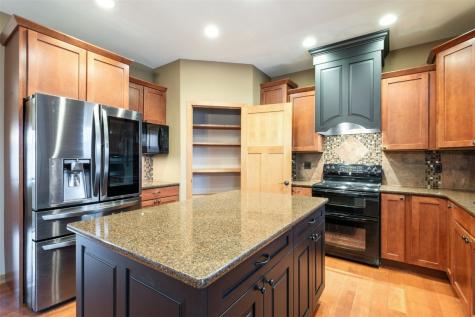 439 Creek Side Drive Fairfax IA 52228