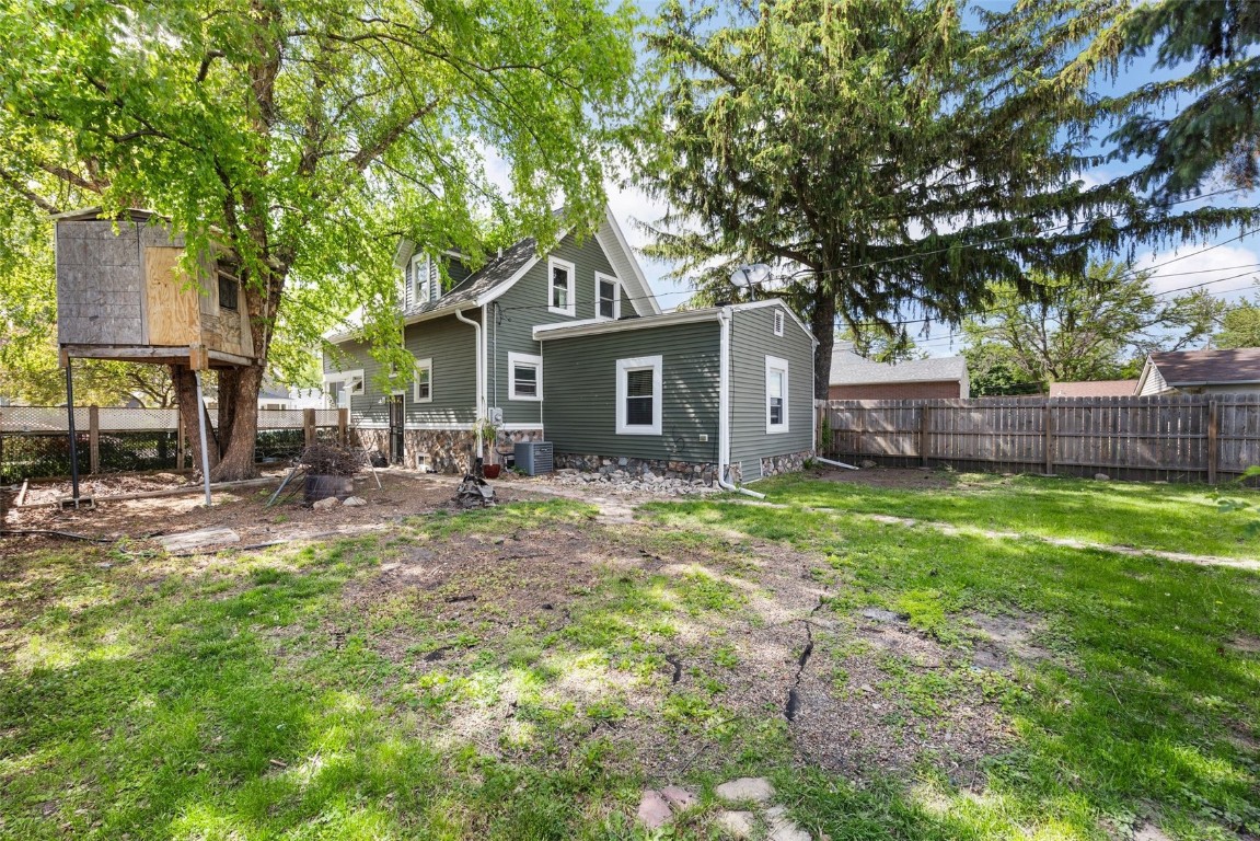 1019 9th Street NW Cedar Rapids IA 52405