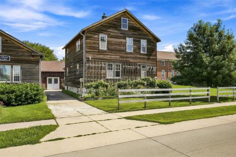 4529 220th Trail Amana IA 52203