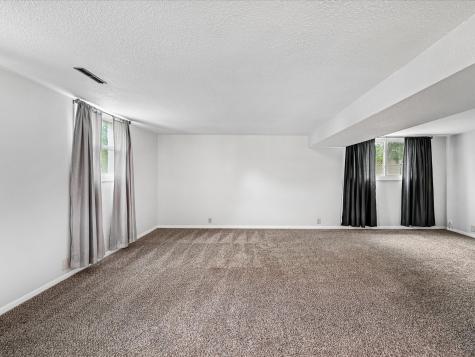 6601 Arbor Lane NE Cedar Rapids IA 52402