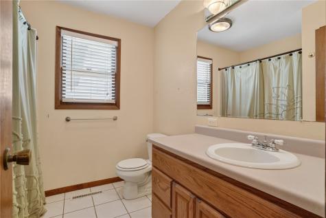318 Wiley Boulevard NW Cedar Rapids IA 52405