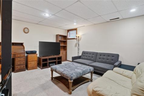 318 Wiley Boulevard NW Cedar Rapids IA 52405