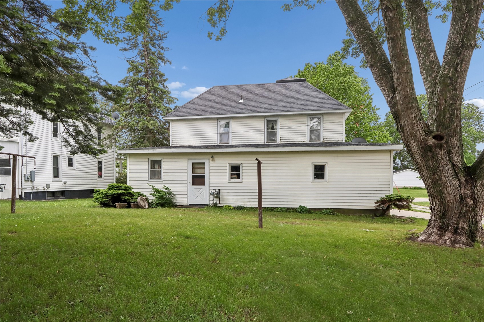 514 Latham Street Walker IA 52352
