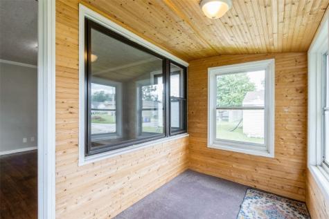 1158 Brown Avenue NE Cedar Rapids IA 52402