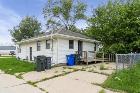 1158 Brown Avenue NE Cedar Rapids IA 52402