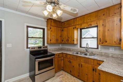 1158 Brown Avenue NE Cedar Rapids IA 52402