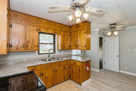 1158 Brown Avenue NE Cedar Rapids IA 52402