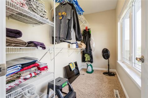 490 Erusha Drive NE Walford IA 52351