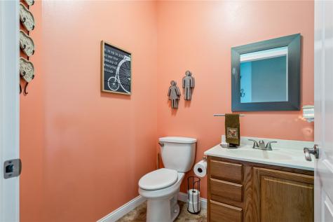 490 Erusha Drive NE Walford IA 52351