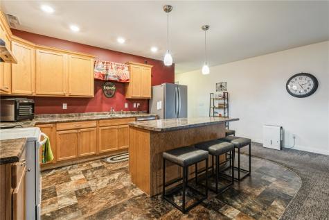 490 Erusha Drive NE Walford IA 52351
