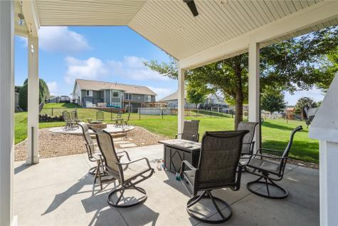 490 Erusha Drive NE Walford IA 52351