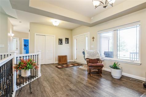490 Erusha Drive NE Walford IA 52351