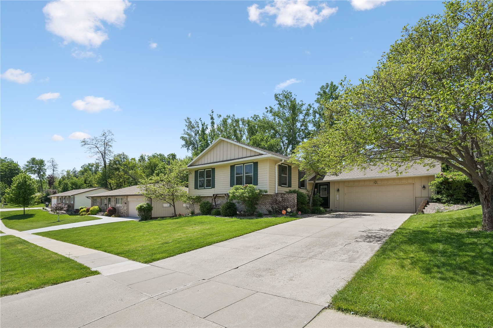 5201 Broadlawn Drive SE Cedar Rapids IA 52403