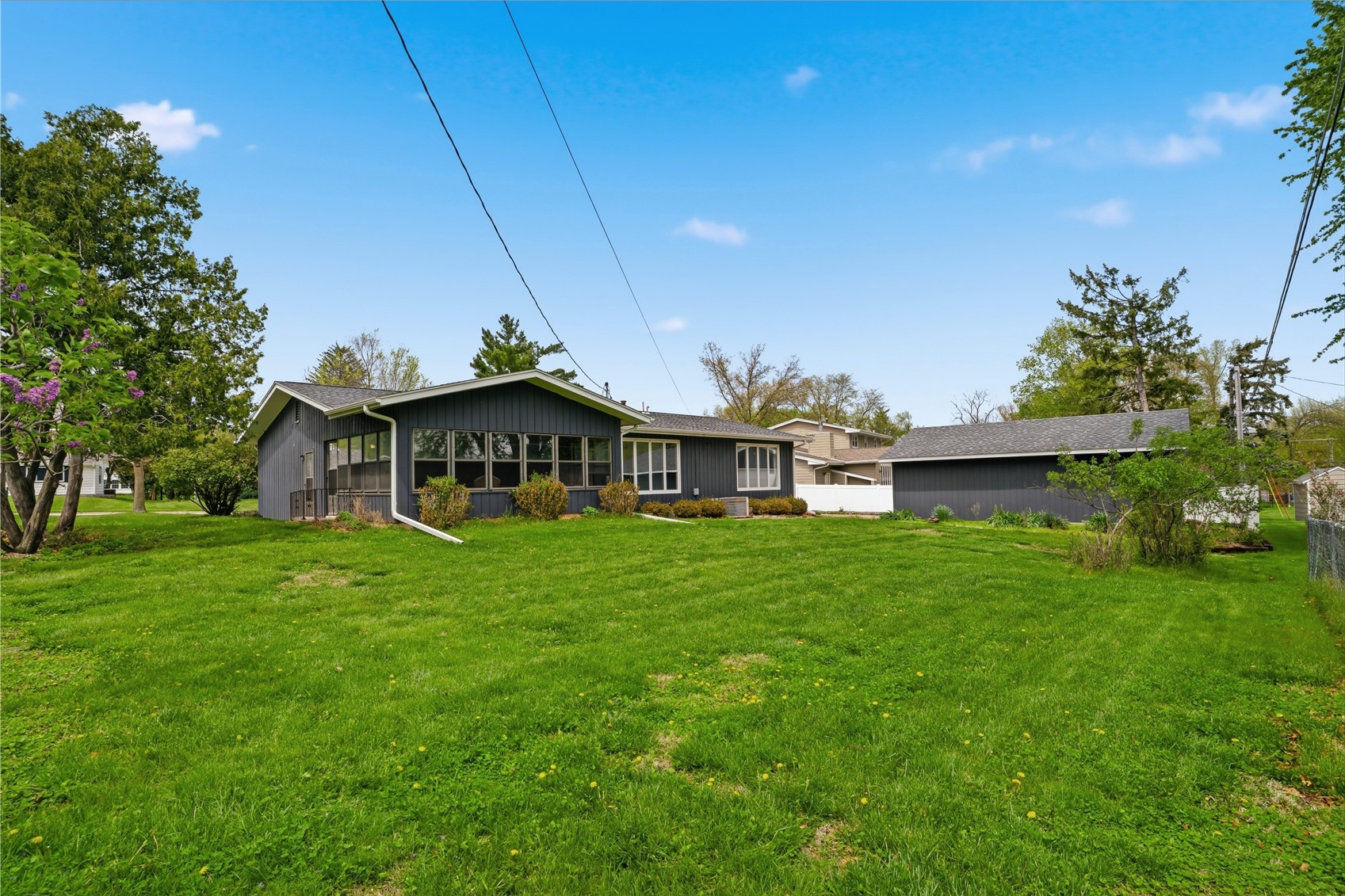284 Indiandale Road SE Cedar Rapids IA 52403