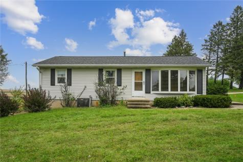 4906 Longview Drive SW Fairfax IA 52228