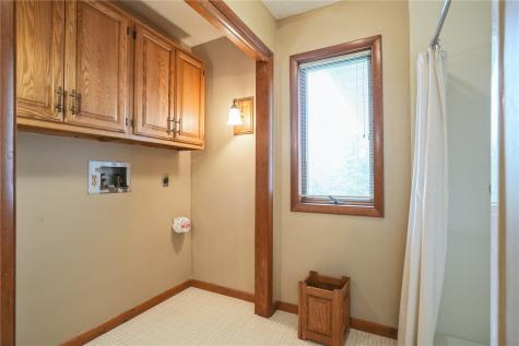 4906 Longview Drive SW Fairfax IA 52228