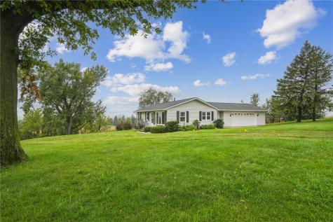4906 Longview Drive SW Fairfax IA 52228